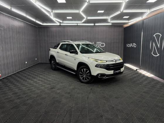 FIAT TORO 2.0 16V TURBO DIESEL FREEDOM 4WD AT9 FIAT TORO 2.0 16V TURBO DIESEL FREEDOM 4WD AT9